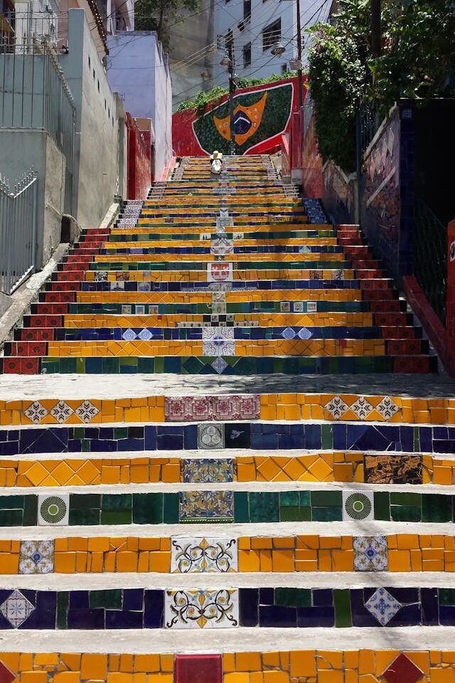 Escadaria Selarón, um Mosaico de Cores e Histórias
